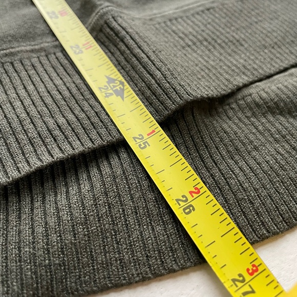 Loft crew neck sweater. - Picture 9 of 10